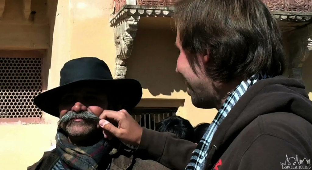 Video: How To Thank Your Tour Guide In India