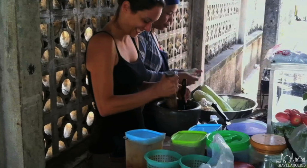 Video: How To Make Papaya Salad, Thailand