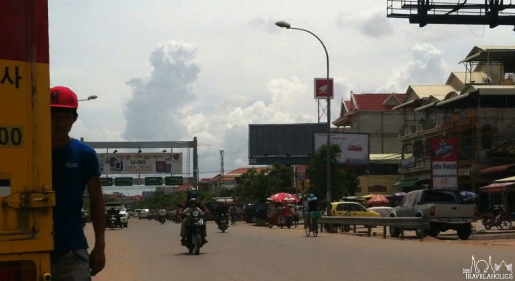 Video: Driving Cambodian-style